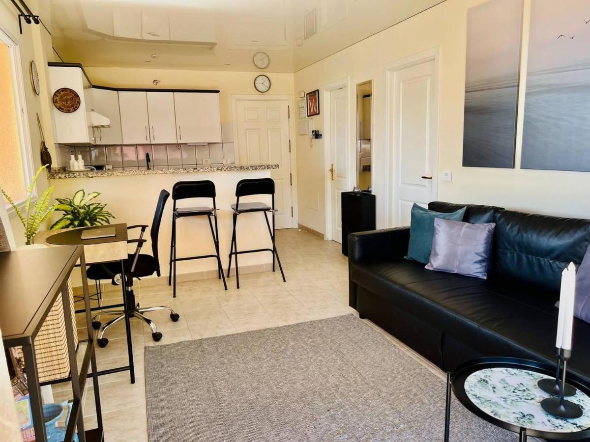 プエルト・デ・サンティアゴCozy Beachfront Flat With Pool & Panoramic Sea View Terraceアパートメント エクステリア 写真