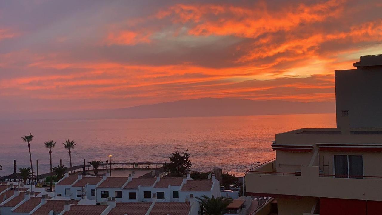 プエルト・デ・サンティアゴCozy Beachfront Flat With Pool & Panoramic Sea View Terraceアパートメント エクステリア 写真