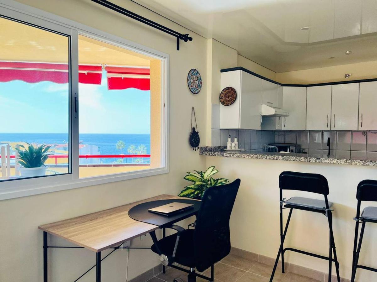プエルト・デ・サンティアゴCozy Beachfront Flat With Pool & Panoramic Sea View Terraceアパートメント エクステリア 写真